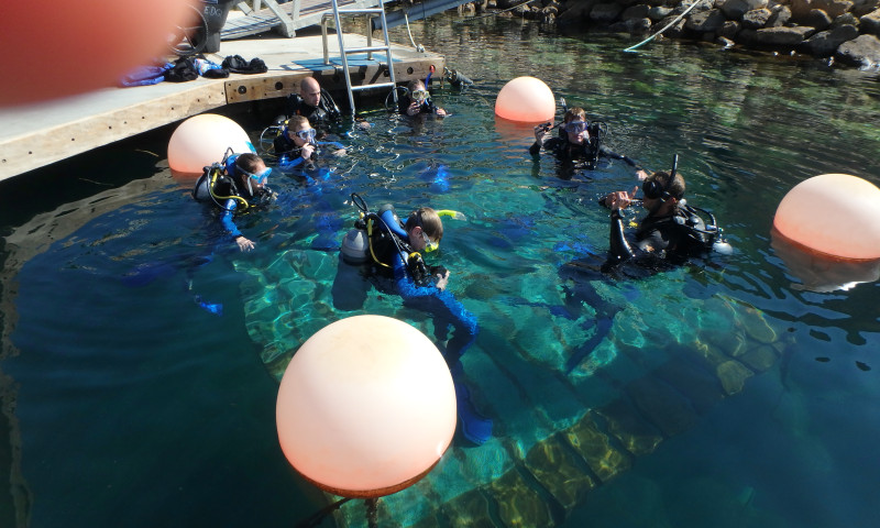 Oman Tauchbasen Muscat Extra Divers Qantab - Action Sport Tauchreisen